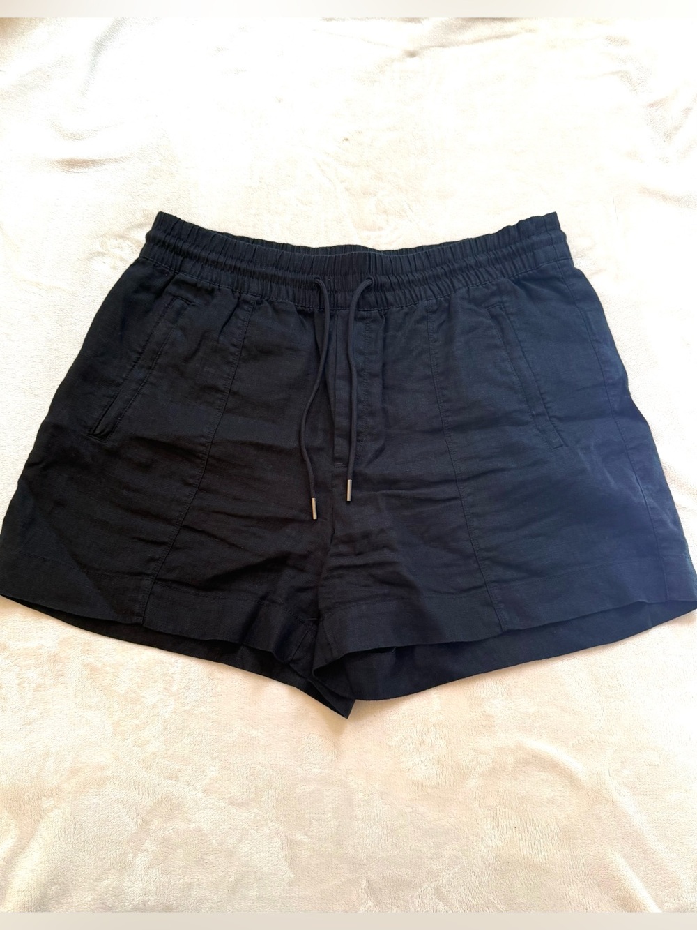 Athleta Retreat 100% Linen Mid Rise 4” Shorts Black Size M Drawstring Pockets